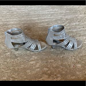 Girls studded 1” heels